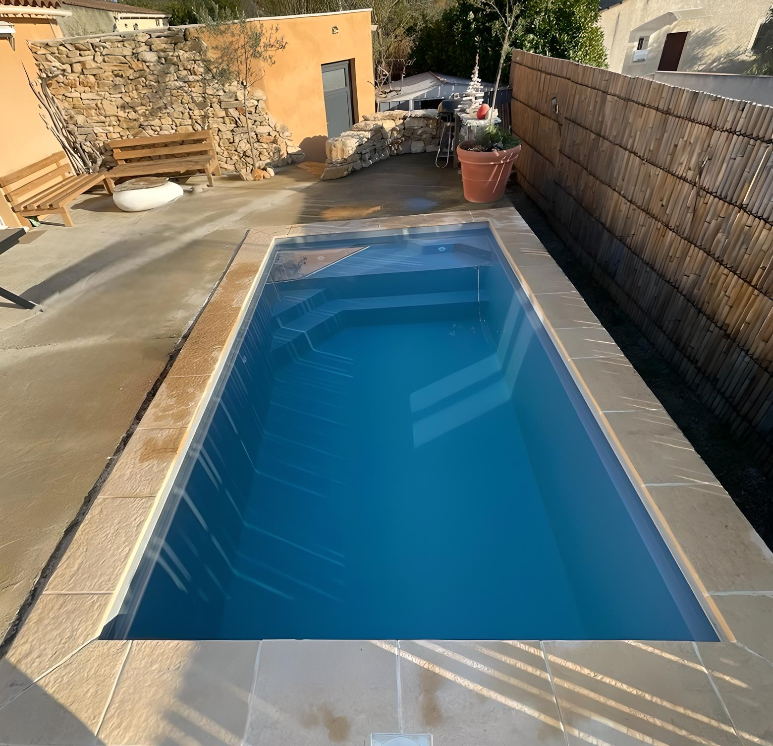 installateur piscine coque 5x2.8 Marseille