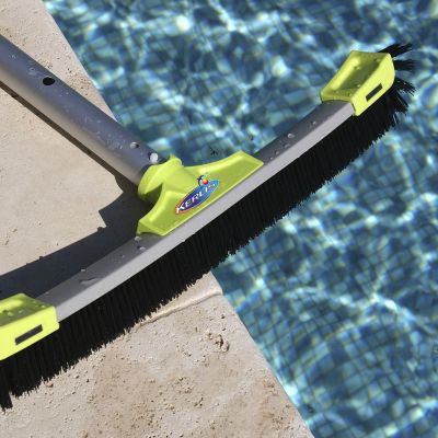 brosse piscine Kerlis- FERRE PISCINES
