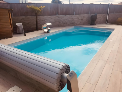 piscine coque polyester 7.95x3.7 Marseille