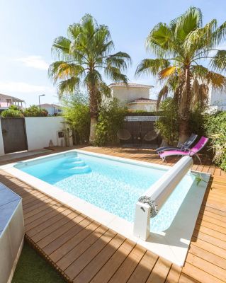 petite piscine coque 5 par 2 chez Ferre piscines Marseille 