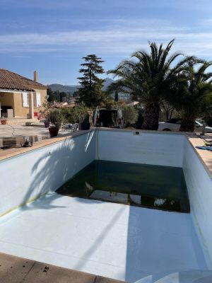 Vidange et nettoyage d'une piscine 
