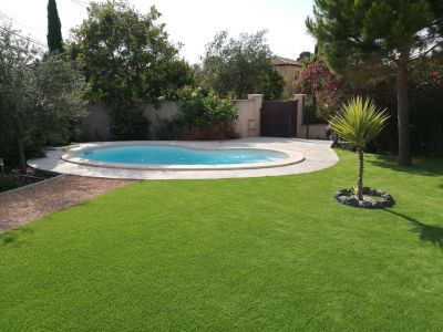 piscine haricot coque polyester- Installation Ferré Piscines à Allauch