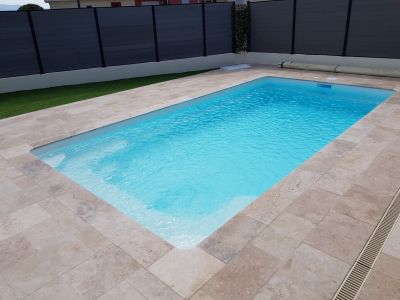 fond progressif pente coque polyester blanche Baléares- Ferre Piscines à Allauch proche de Marseille