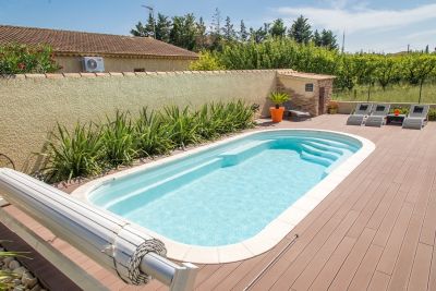 Piscine avec volet roulant hors sol coque polyester JAMAIQUE- Ferré Piscines