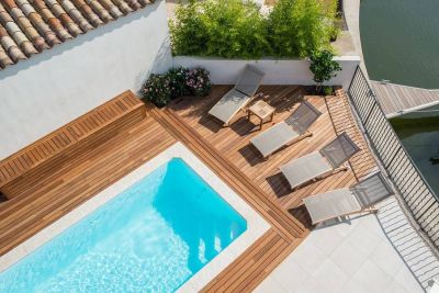 Petite piscine rectangulaire design, modèle MAJORQUE- France Piscines Composite - FERRE PISCINES à ROQUEFORT LA BEDOULE