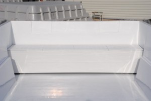 Volet roulant en fond de bassin piscine coque polyester BALI France Piscines Composites 13