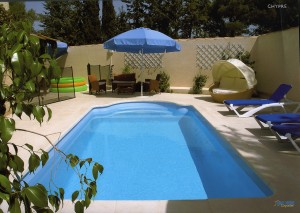 Piscine coque romane , modèle CHYPRE - France Piscines Composites - FERRE PISCINES à CASSIS