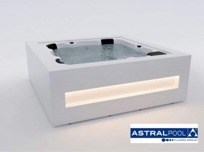 Spa  NEW ART Astralpool chez Ferre piscines Marseille 