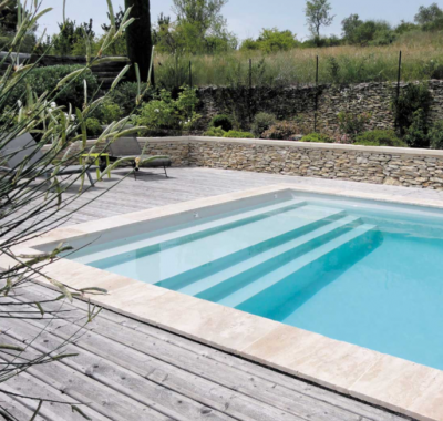 Piscine coques design tamnies avec escaliers les pennes mirabeau 