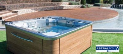 jacuzzi pas chère 5 place astral pool chez Ferre piscines Marseille 