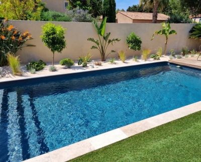 Piscine coque gris foncé 7X3 pombonne