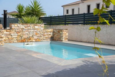 Piscine coque moins de 10m3 près de Marseille 