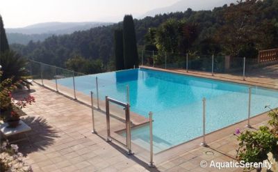 protection piscine en verre trempé- Ferré Piscines ALLAUCH